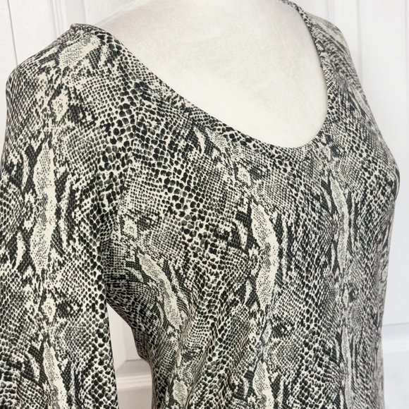 Norma Kamali Grey Python Reptile Snakeskin Long Flare Sleeve Top Medium - Picture 5 of 16